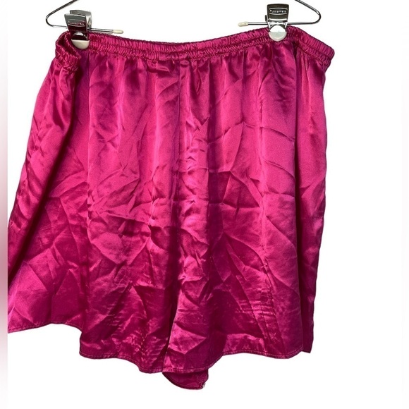 SoLange Satin pajama set. - Picture 2 of 4